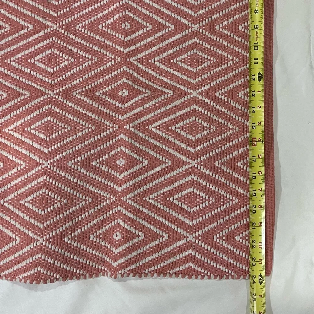 Dash and Albert 2' x 3' Coral Handwoven Polypropylene Indoor Outdoor Area Rug